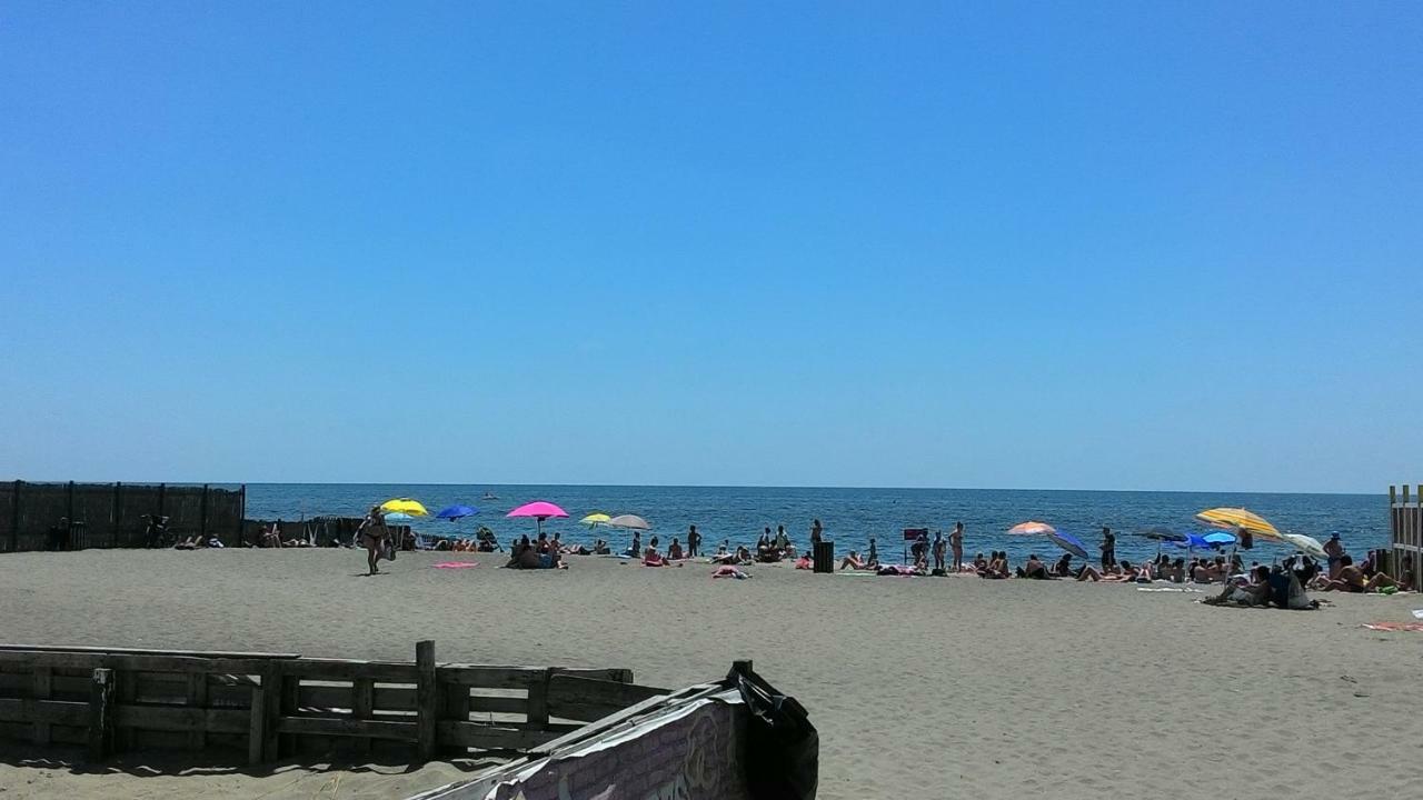 Brezza Di Mare Apartment Lido di Ostia Luaran gambar